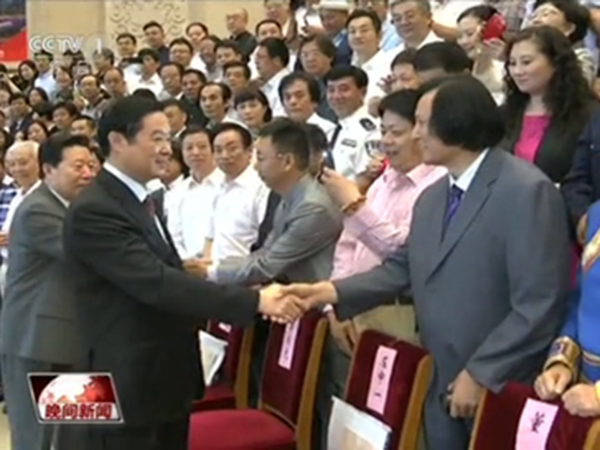 2016年6月13日至15日，中國(guó)民間文藝家協(xié)會(huì)第九次全國(guó)代表大會(huì)在北京京西賓館隆重舉行，中央政治局委員、書記處書記，中宣部部長(zhǎng)劉奇葆，中國(guó)文聯(lián)主席孫家正，中國(guó)民間文藝家協(xié)會(huì)主席潘魯生等各級(jí)領(lǐng)導(dǎo)參加。華藝雕塑董事長(zhǎng)傅紹相參加代表大會(huì)，并與劉奇葆部長(zhǎng)親切握手。